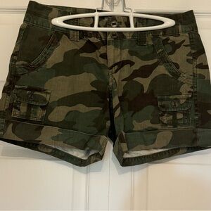 Old Navy army camo shorts